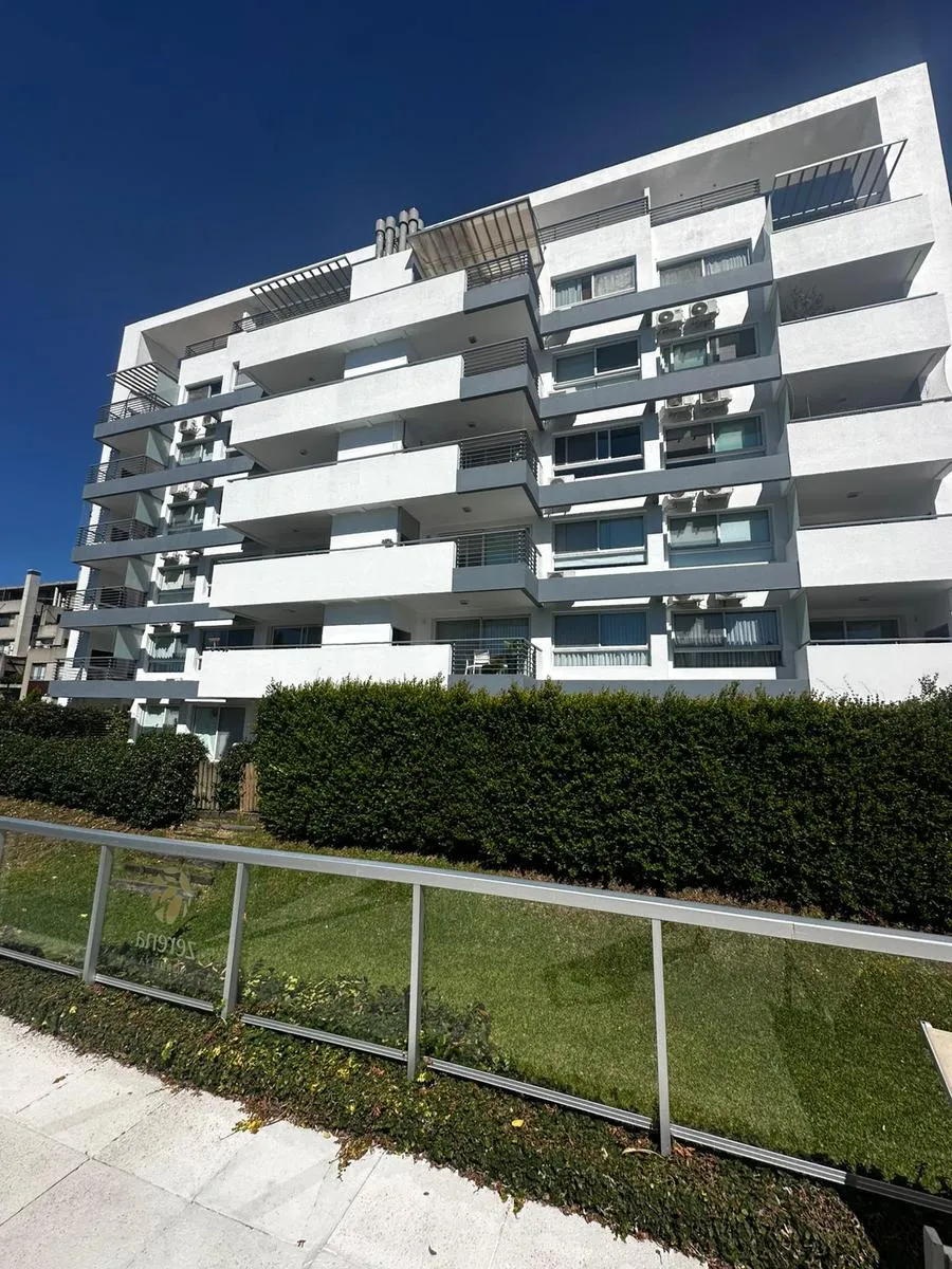 Departamento de 3 ambientes con balcón en Tigre