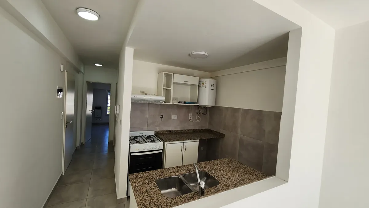 Departamento de 2 ambientes con balcón en Morón