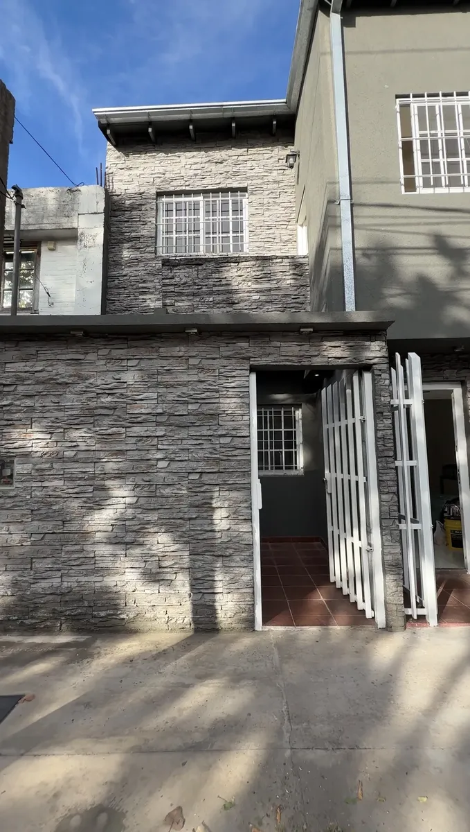 PH de 2 ambientes em Martínez com 1 dormitório, sem condomínio e pátio