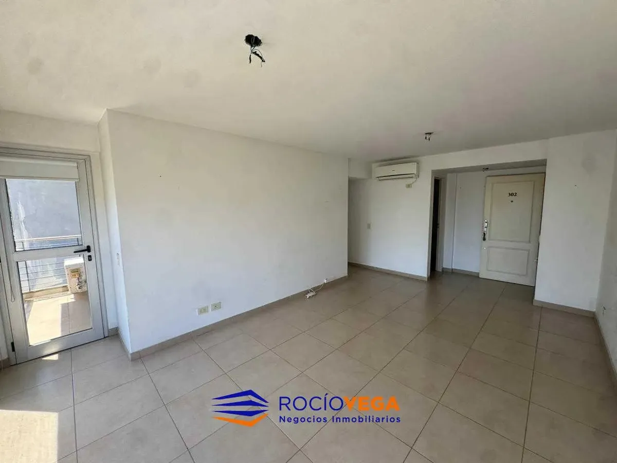 Departamento de 3 ambientes con cochera en Castelar Norte