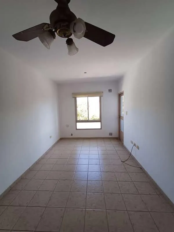 Departamento de 2 ambientes al contrafrente en La Plata