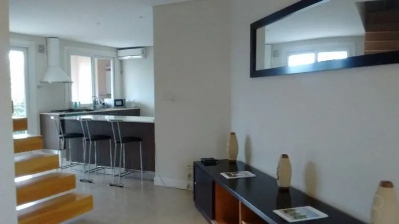 Departamento amoblado tipo loft de 2 ambientes y medio en Nordelta (Tigre)