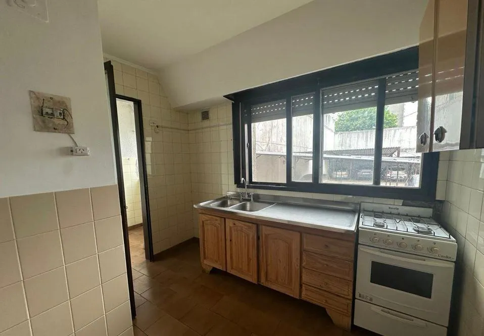 Apartamento de 2 dormitórios com vaga de garagem em La Plata