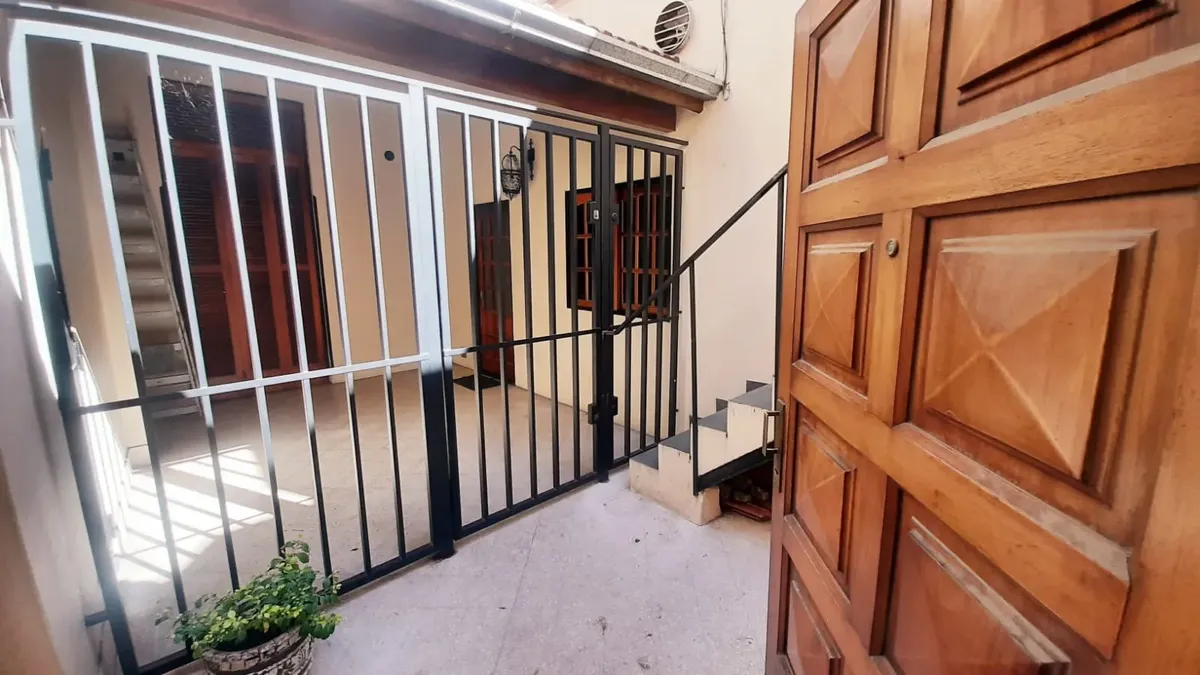 PH de 3 ambientes con patio y terraza en Boedo