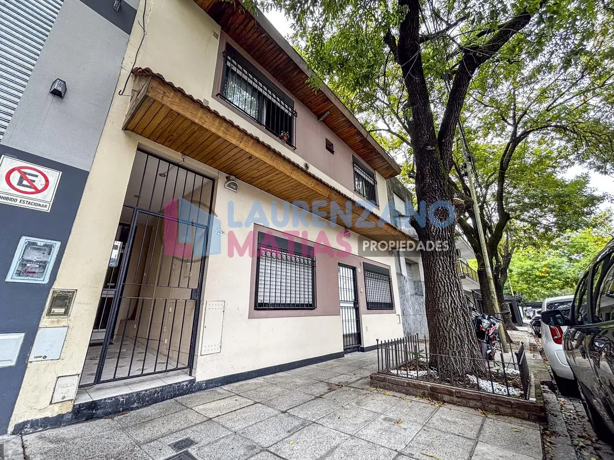 Apartamento de dois ambientes (1 quarto) com pátio em Villa Devoto
