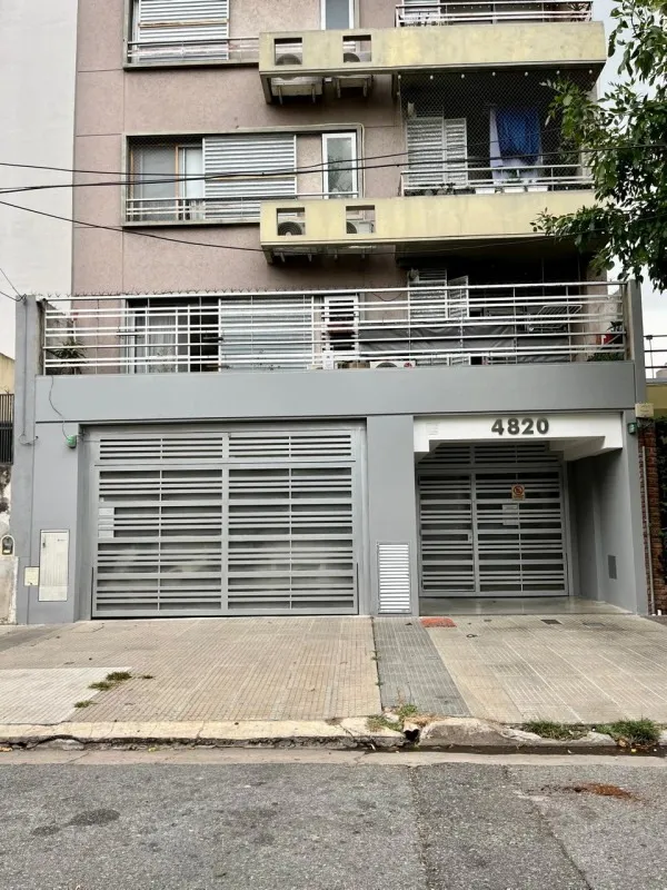 Semipiso de 2 ambientes con balcón en Villa Pueyrredón