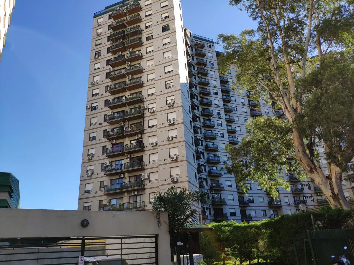Трёхспальная квартира на 4 комнаты в Riverside Towers, Tigre