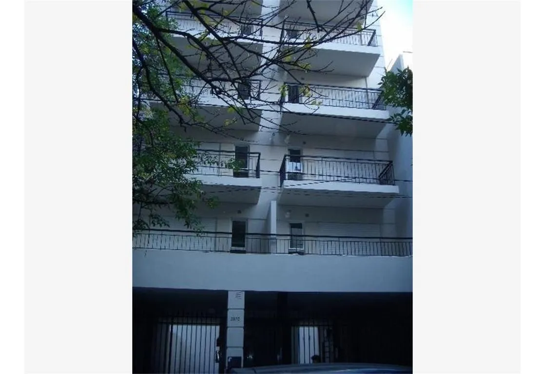 Semipiso de 2 ambientes con dormitorio en suite en Belgrano