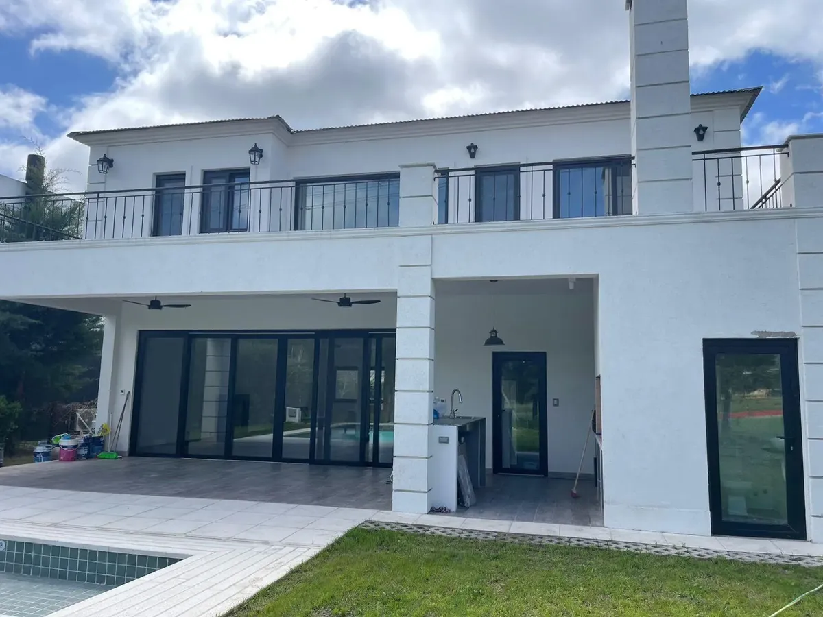 Дом с 4 спальнями в Las Tipas Nordelta, Tigre