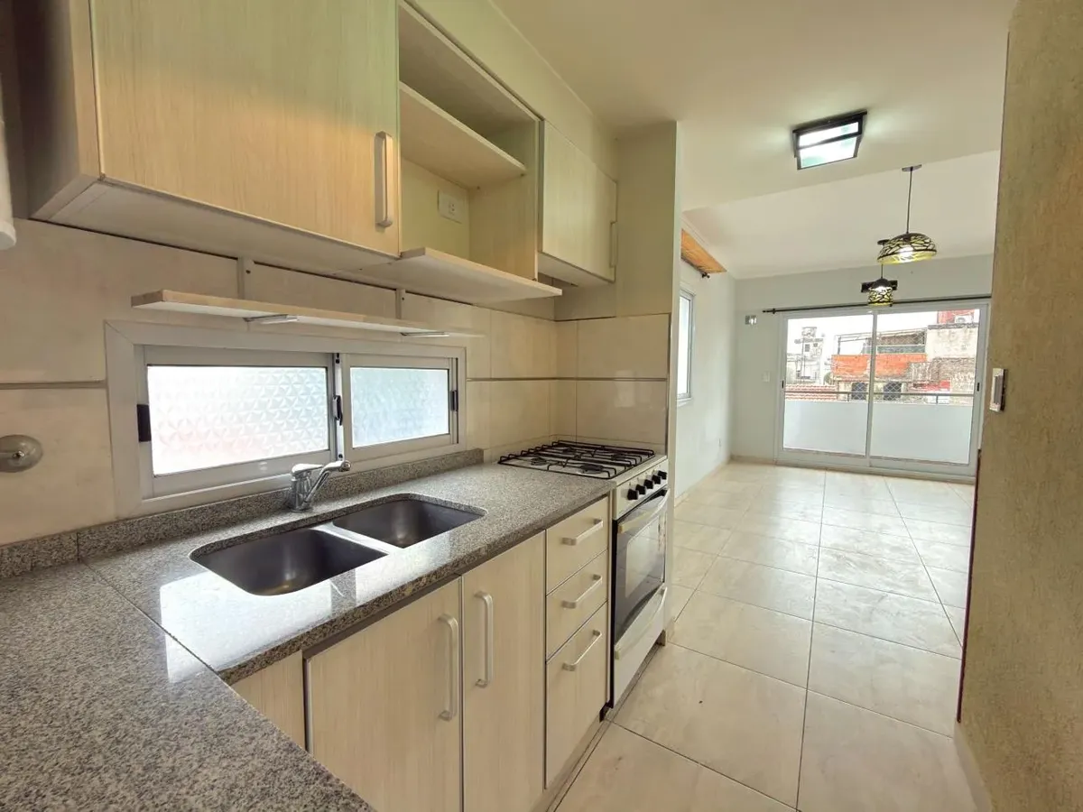 Departamento de 2 ambientes con balcón en General San Martín