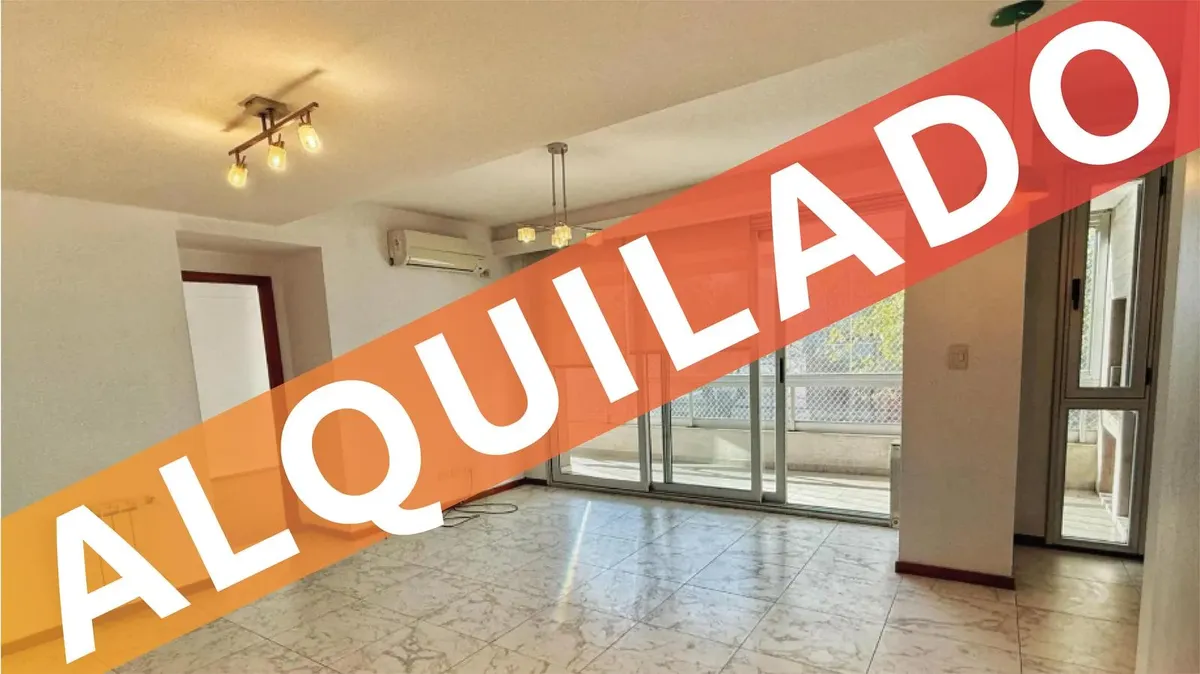 Departamento de 2 ambientes con cochera al frente en Lanús Oeste