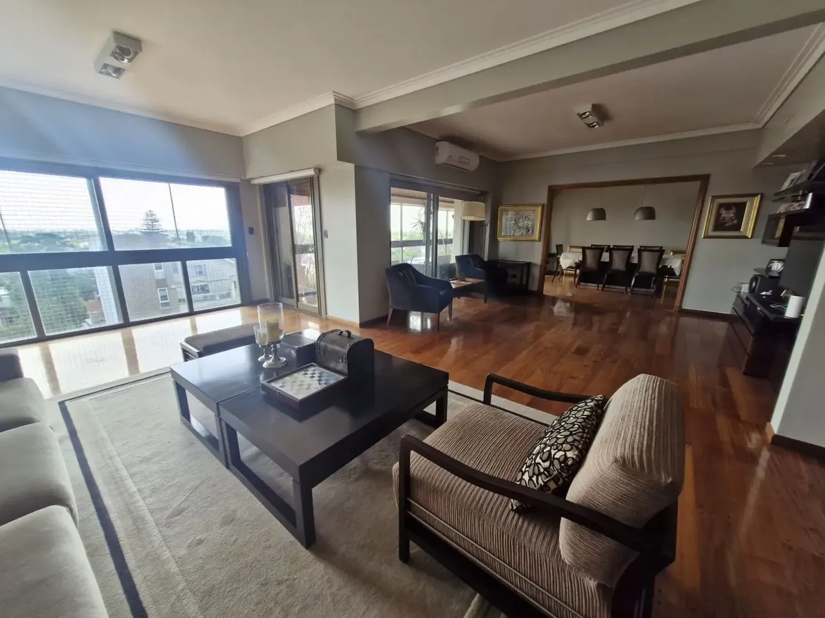 Аренда квартиры в Quilmes с 4 спальнями