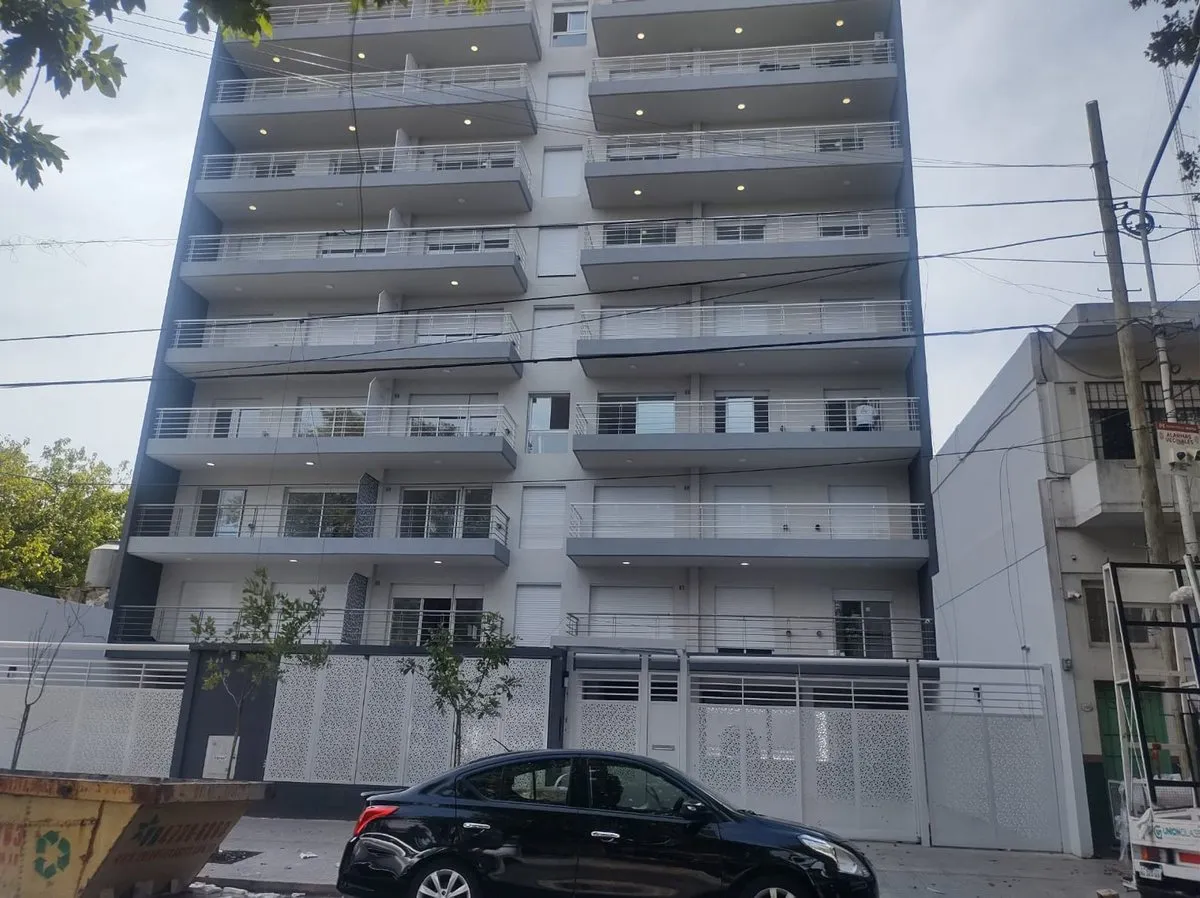 Brand new studio apartment at street level in Morón