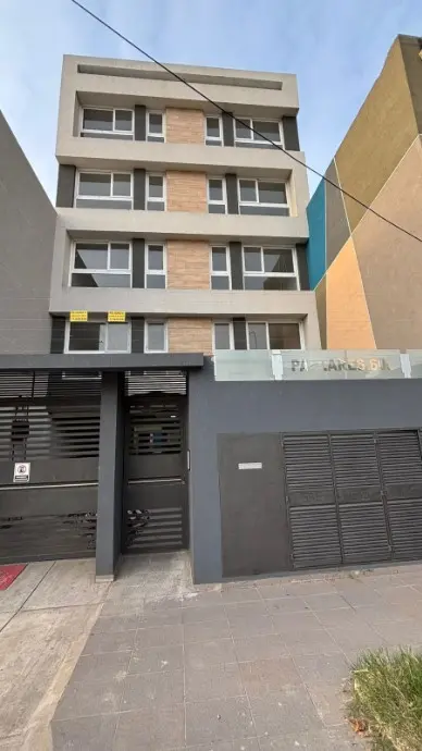 Apartamento de 1 quarto e meio em Lanús Oeste