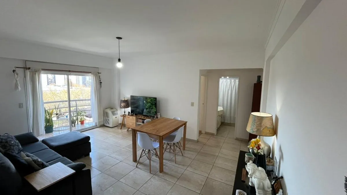 Departamento de 2 ambientes con balcón en Caseros