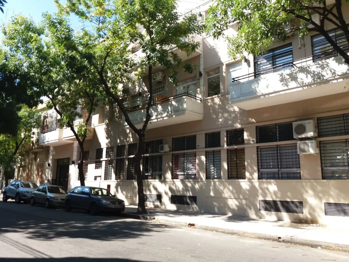 Departamento monoambiente divisible con balcón a la calle en Almagro
