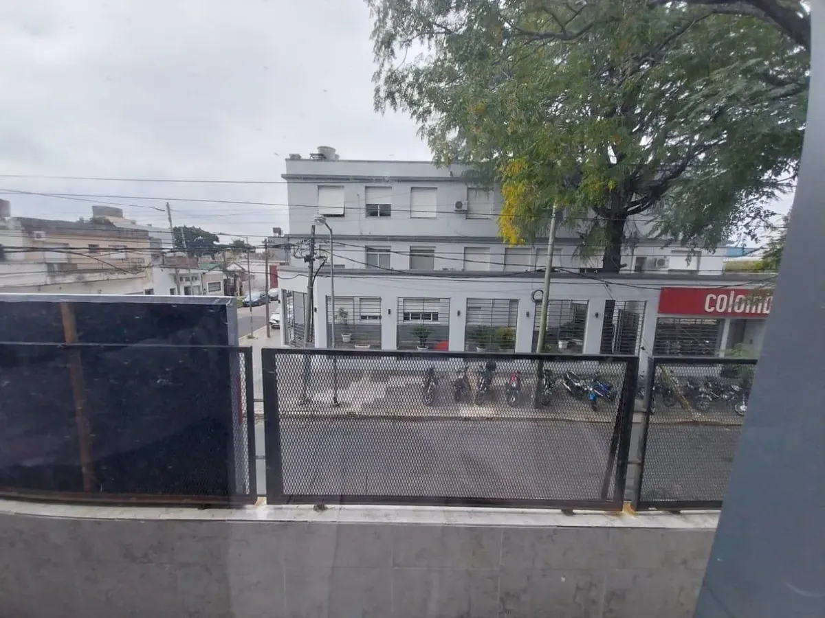 Departamento de 2 ambientes al frente en General San Martín