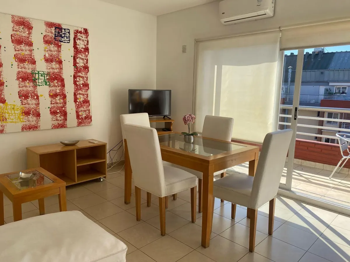 Двухкомнатная дуплекс-квартира с мебелью в Puerto Madero