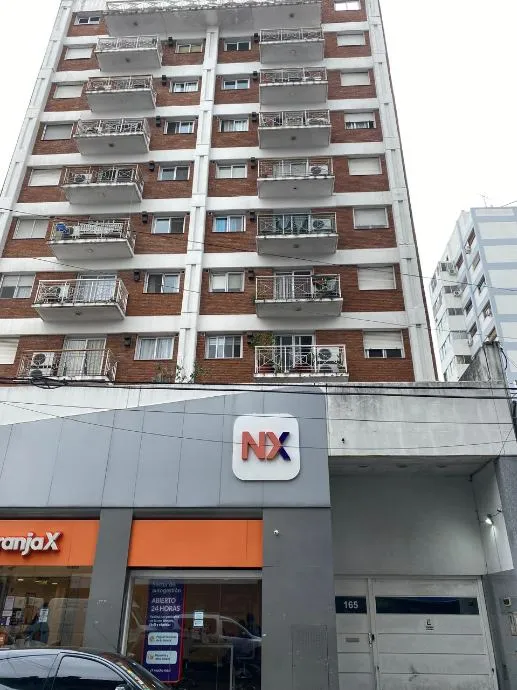 Двухкомнатная квартира с 1 спальней и парковочным местом в Quilmes Centro