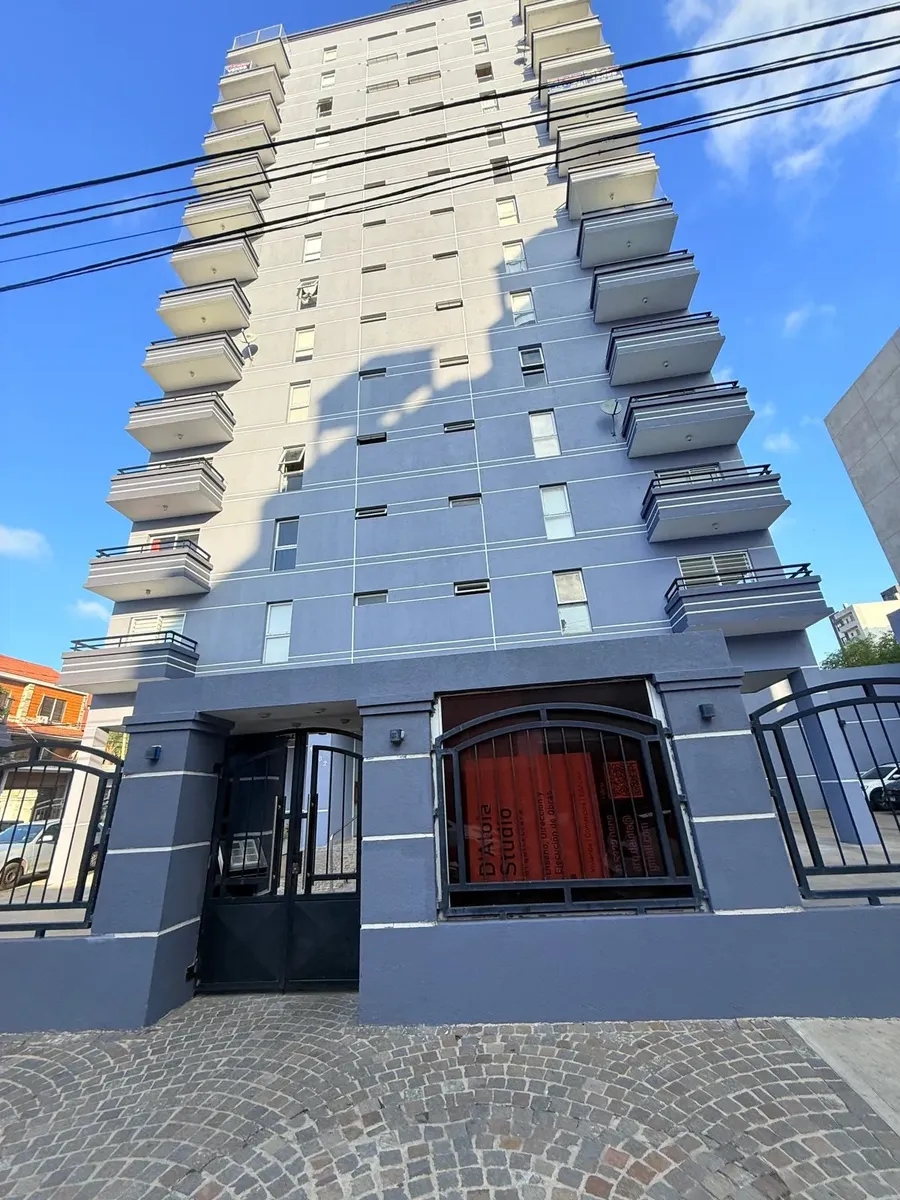Kitnet com varanda em Lanús