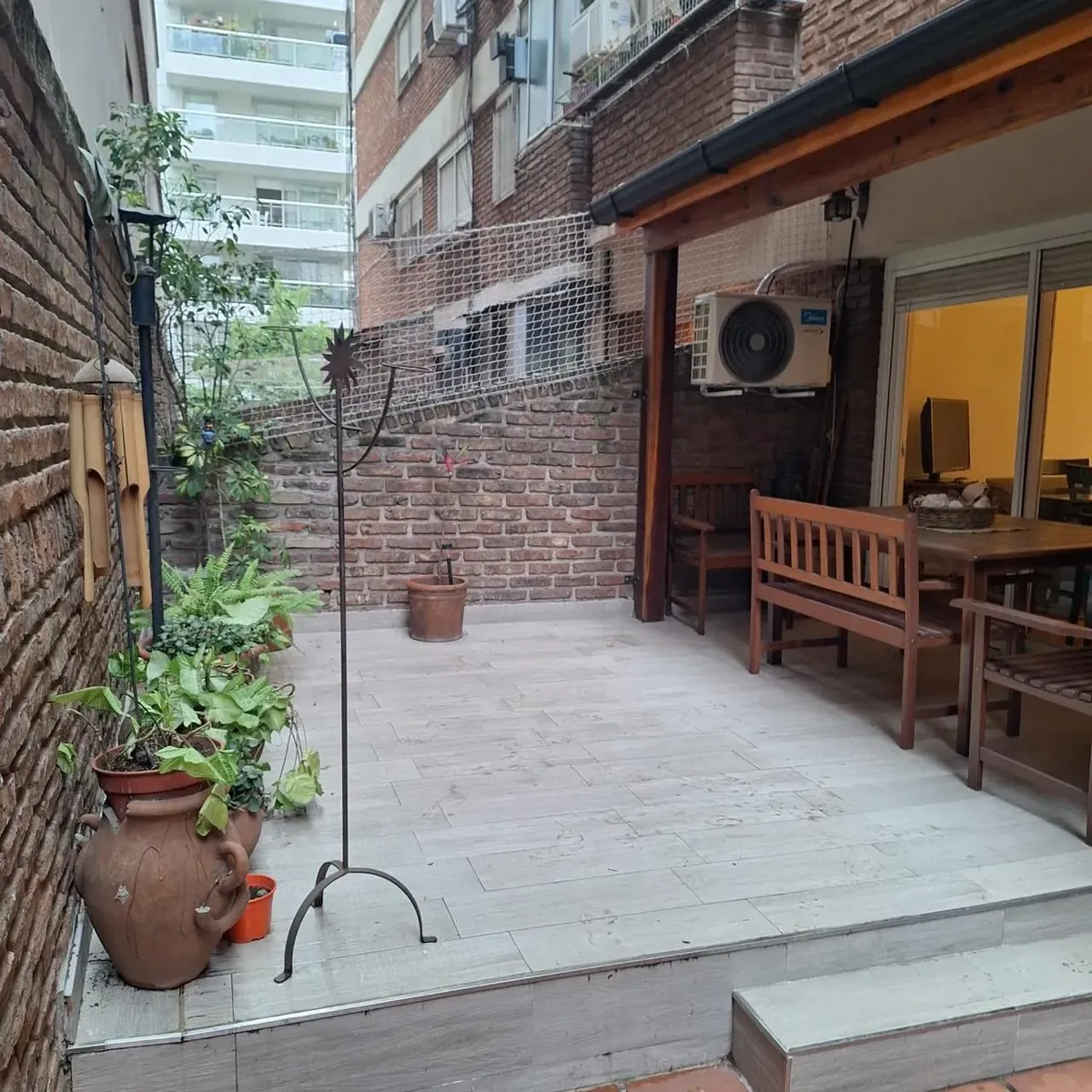 Monoambiente con patio y deck en Palermo