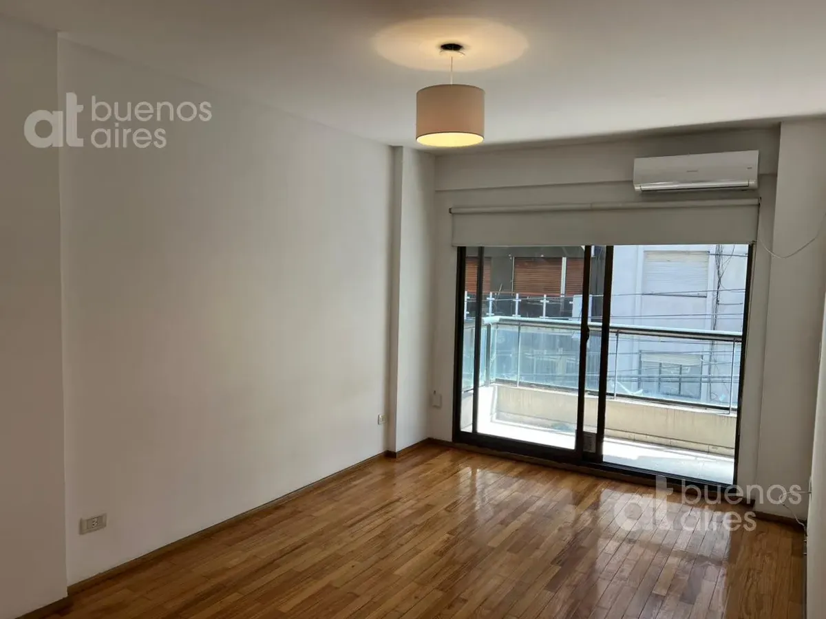Studio apartment with balcony in Recoleta
