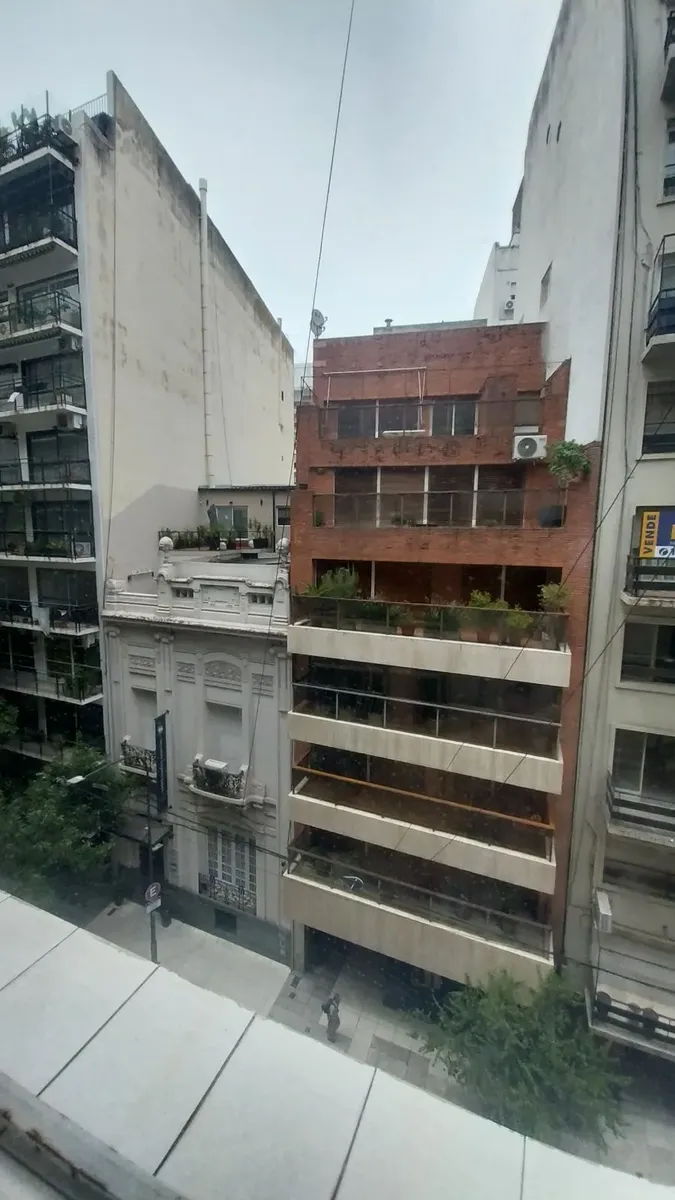 Apartment with office in Recoleta