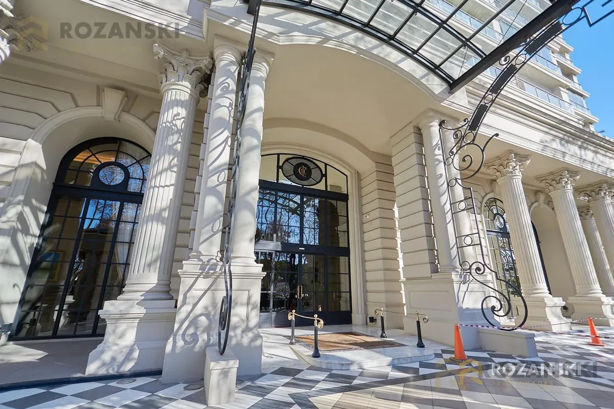 Апартаменты Chateau Libertador с 3 спальнями в Núñez, видом на реку и город