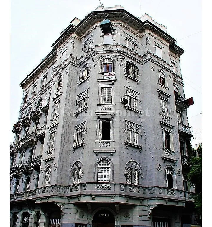 Three-bedroom apartment in San Telmo with French balcony