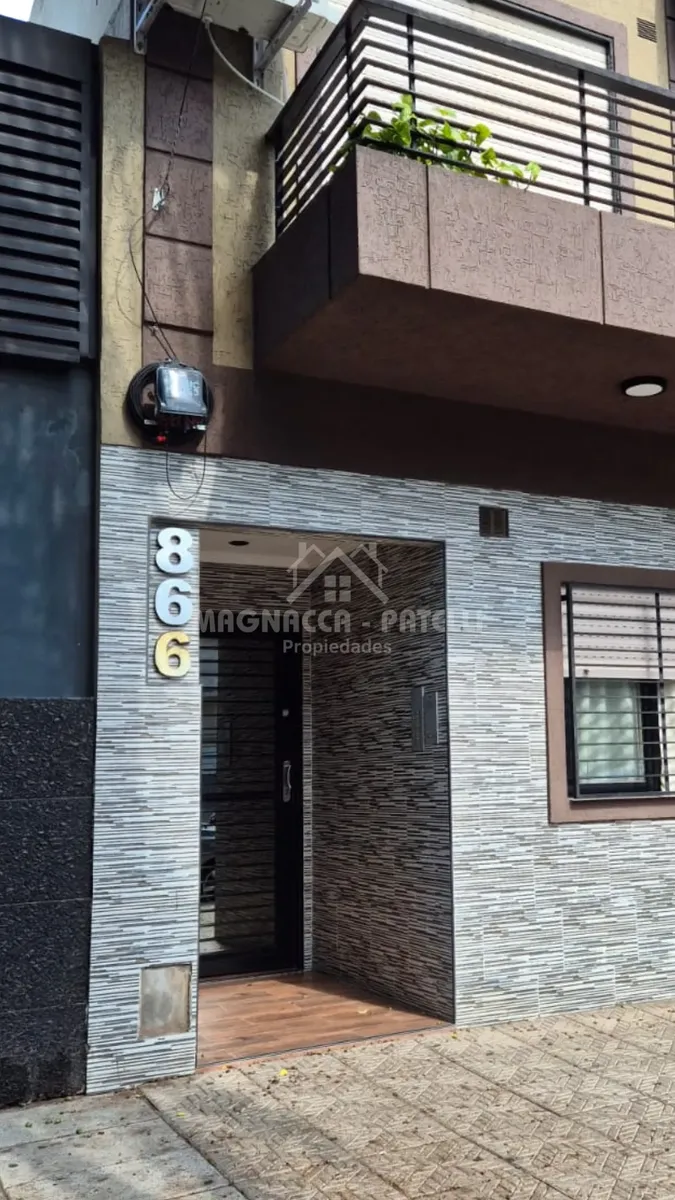 Apartamento de 2 ambientes com área de lavanderia em Versalles