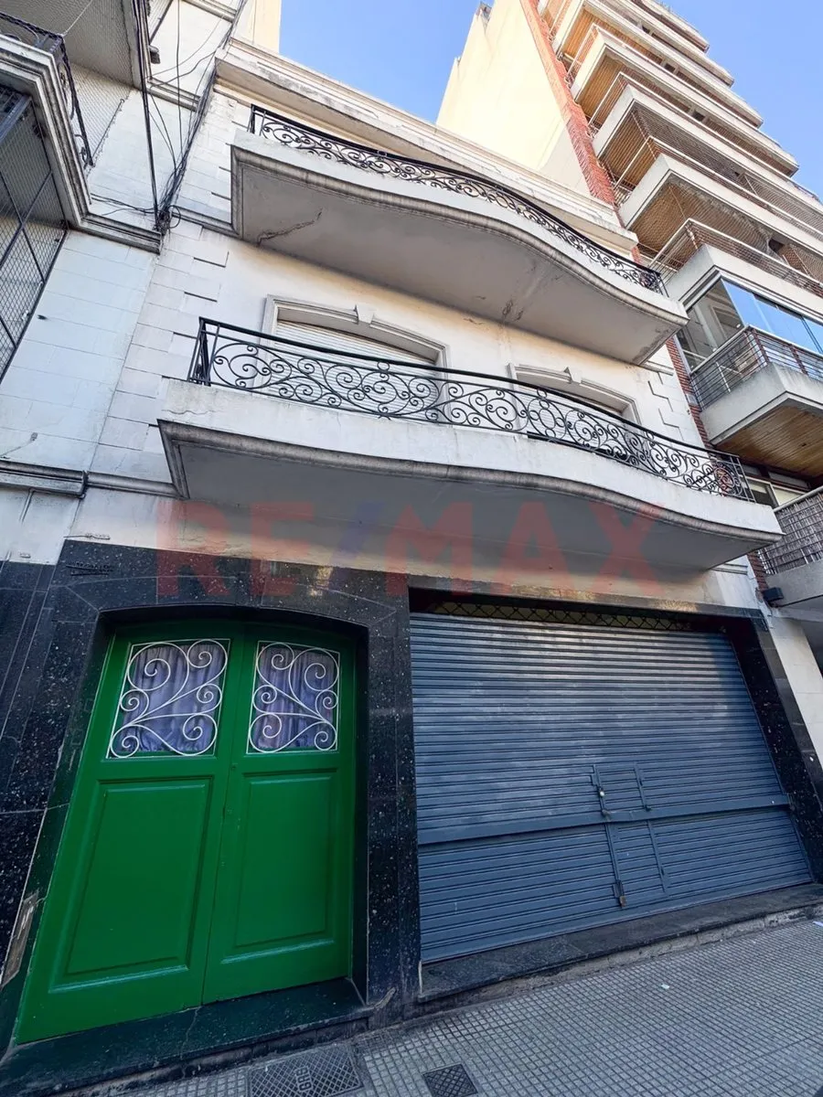 Коммерческое помещение в Almagro на 3 этажах с лифтом