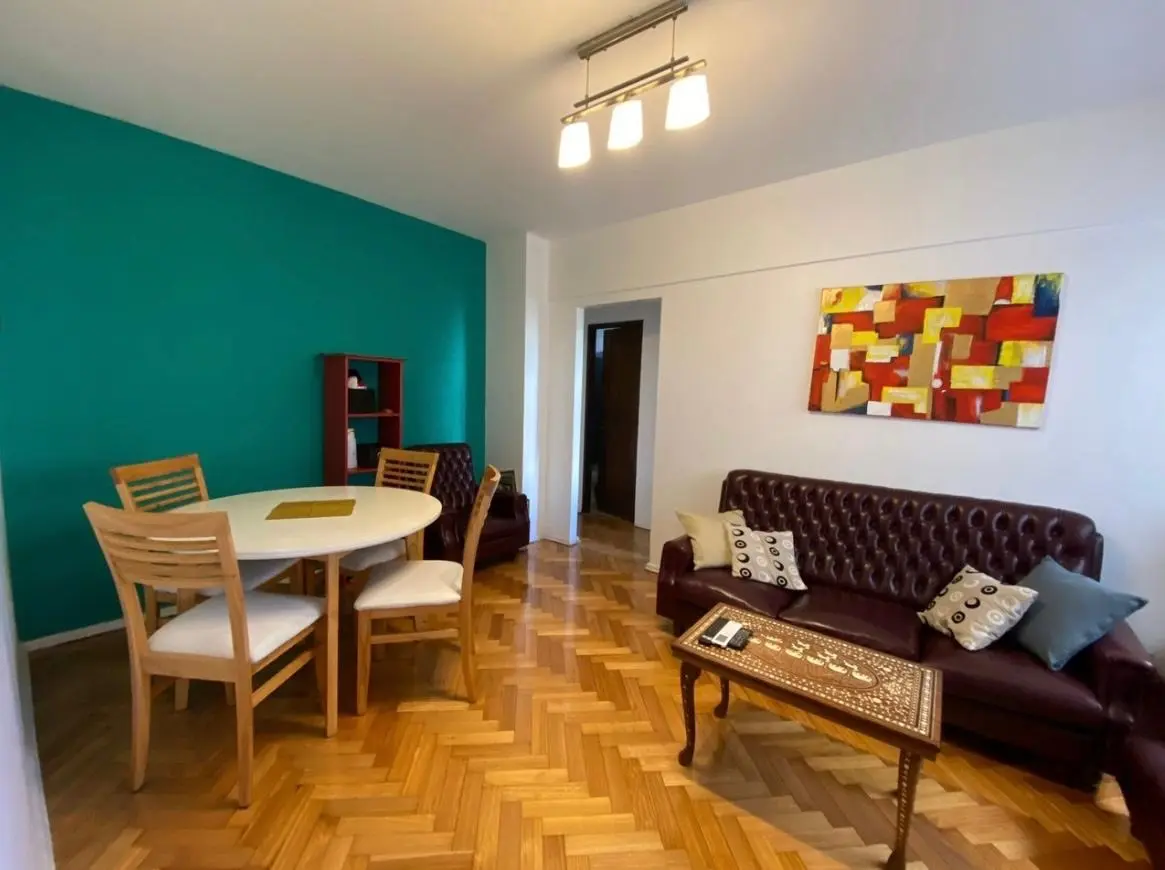Apartamento de três ambientes em Palermo