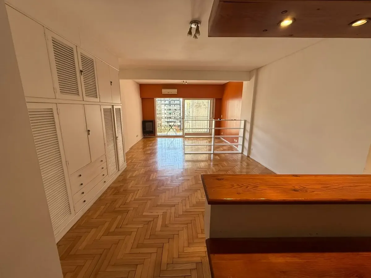 Kitnet grande de um ambiente em Almagro