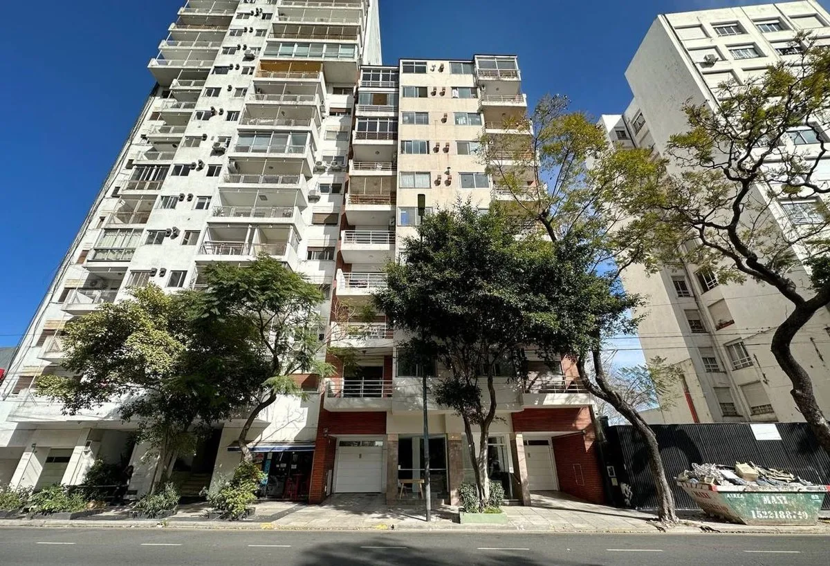 Departamento de 3 ambientes con cochera en Vicente López