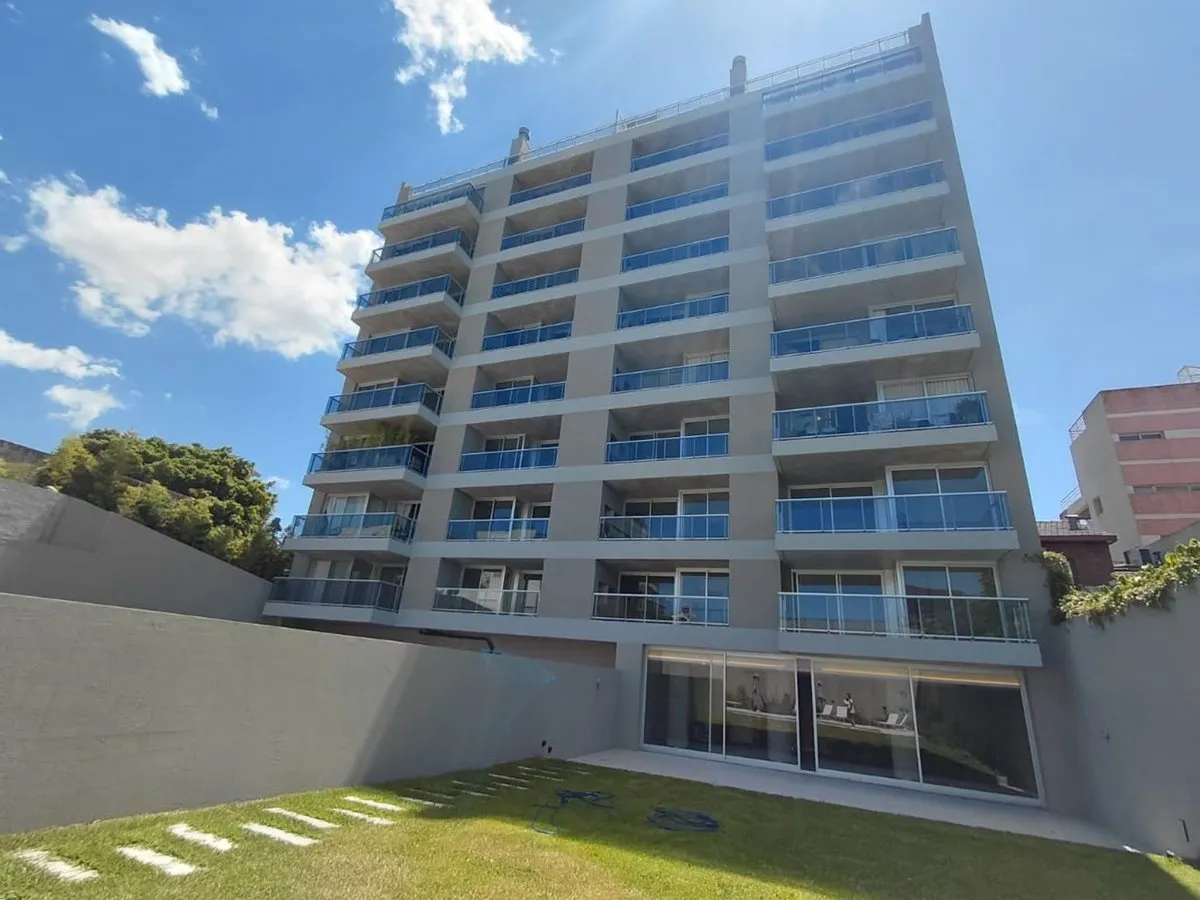 Departamento de 3 ambientes con cochera en Villa Ortúzar