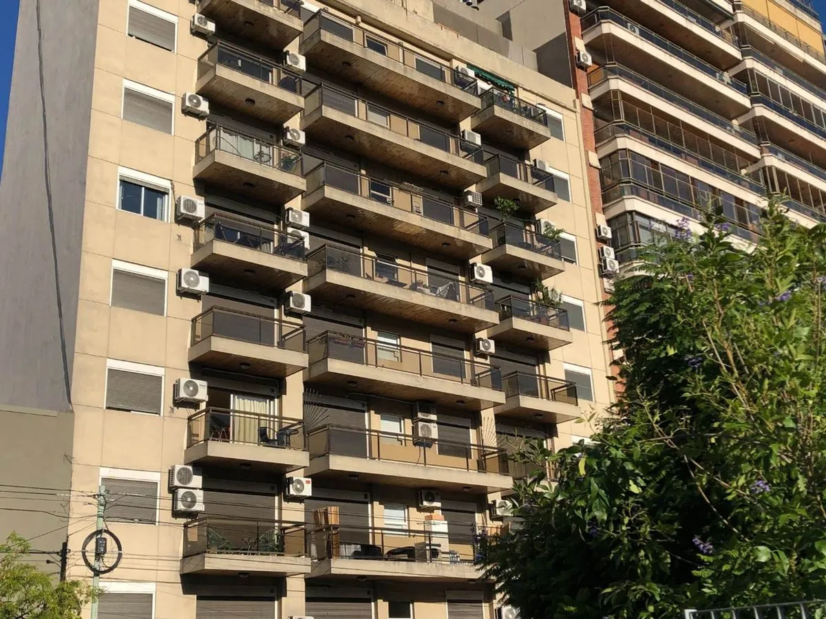 Apartamento mobiliado de 3 ambientes com varanda em Balvanera