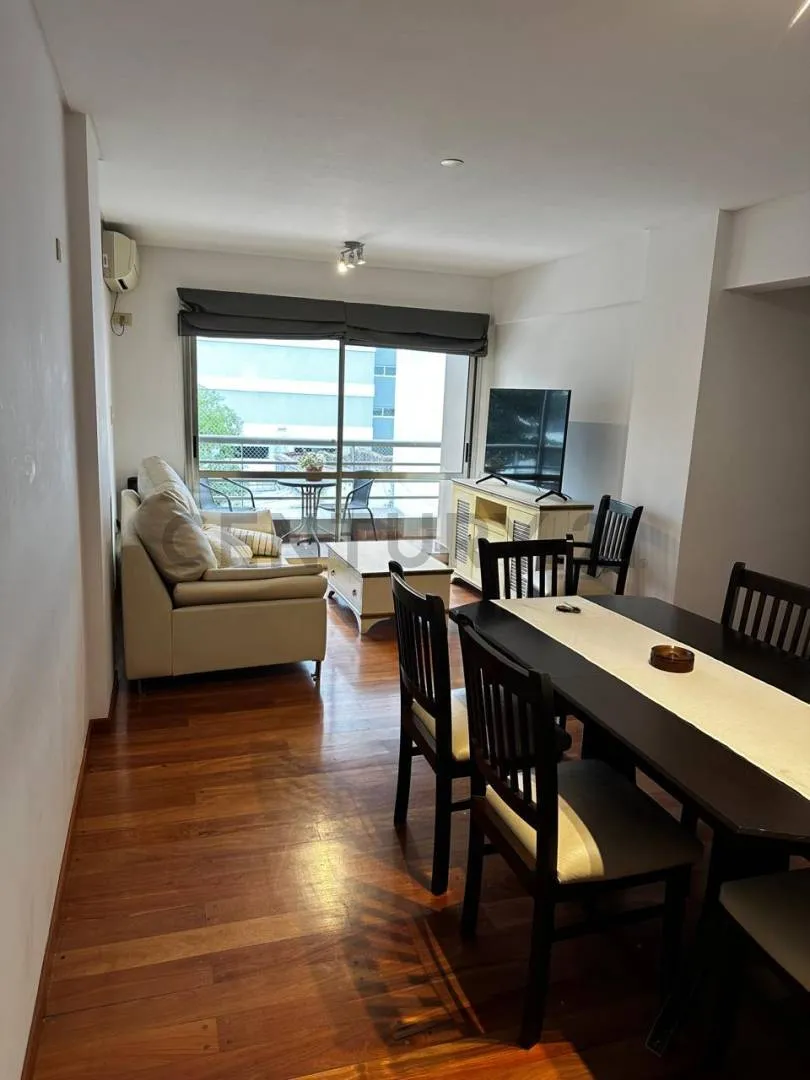 Apartamento de 2 dormitórios com vaga de garagem em La Plata