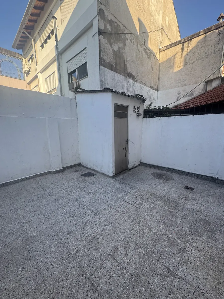 PH en planta baja con 2 dormitorios en Morón