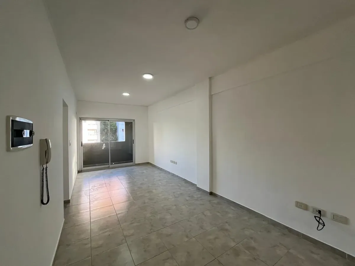 Studio apartment for rent on Calle 55 in La Plata