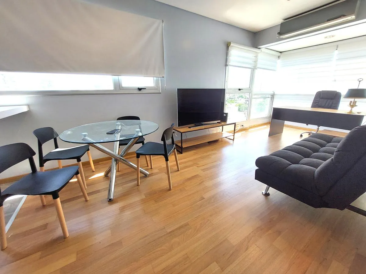 Two-room apartment in Núñez with parking space and storage room