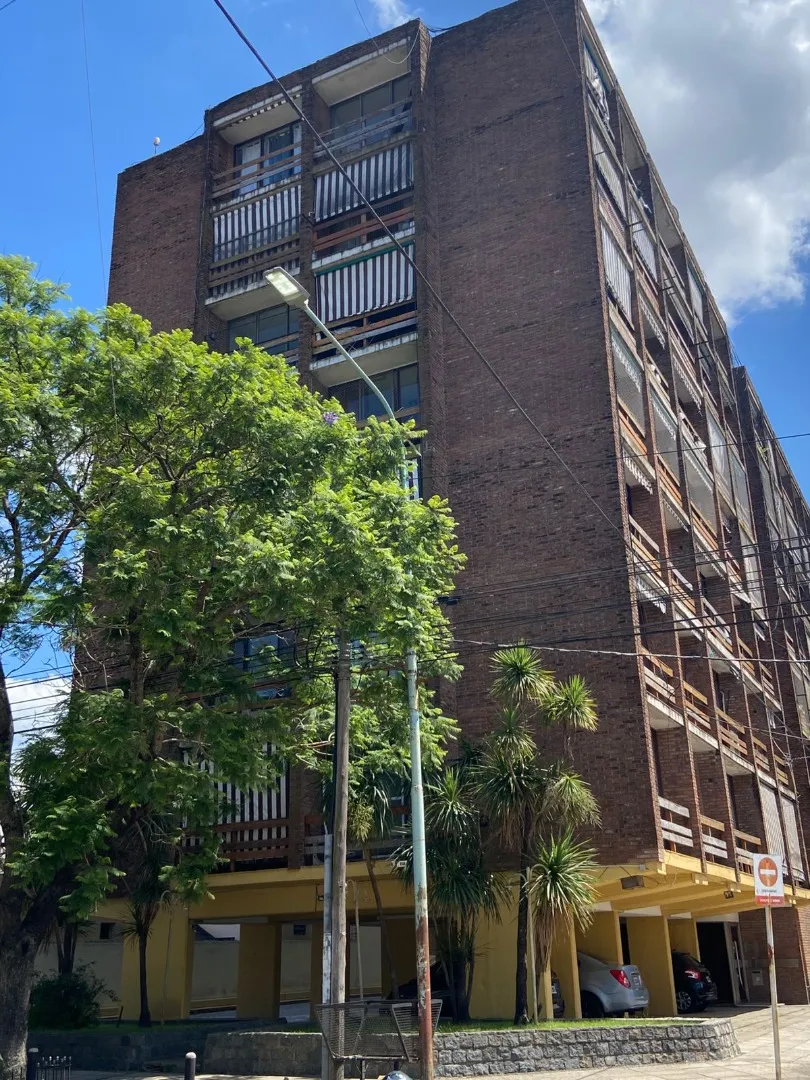 Large studio apartment in Castelar Sur, Morón