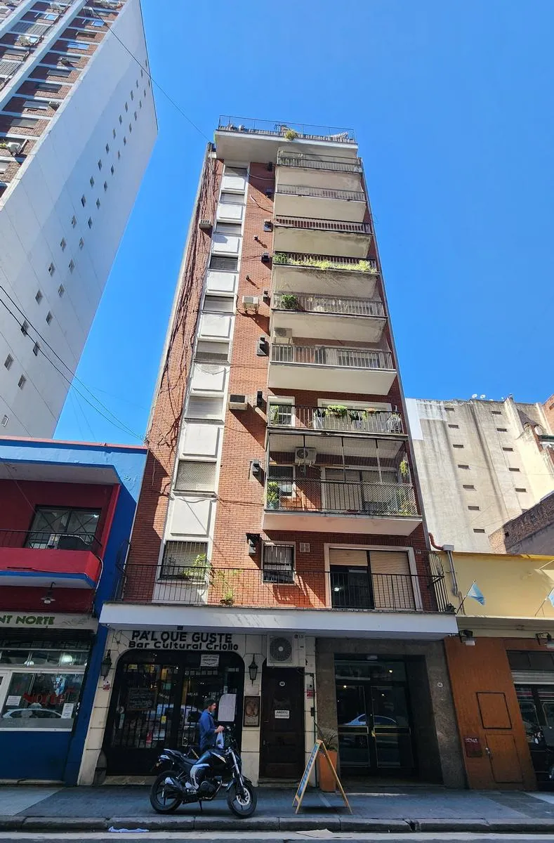 Departamento de 2 ambientes con cocina separada en Retiro