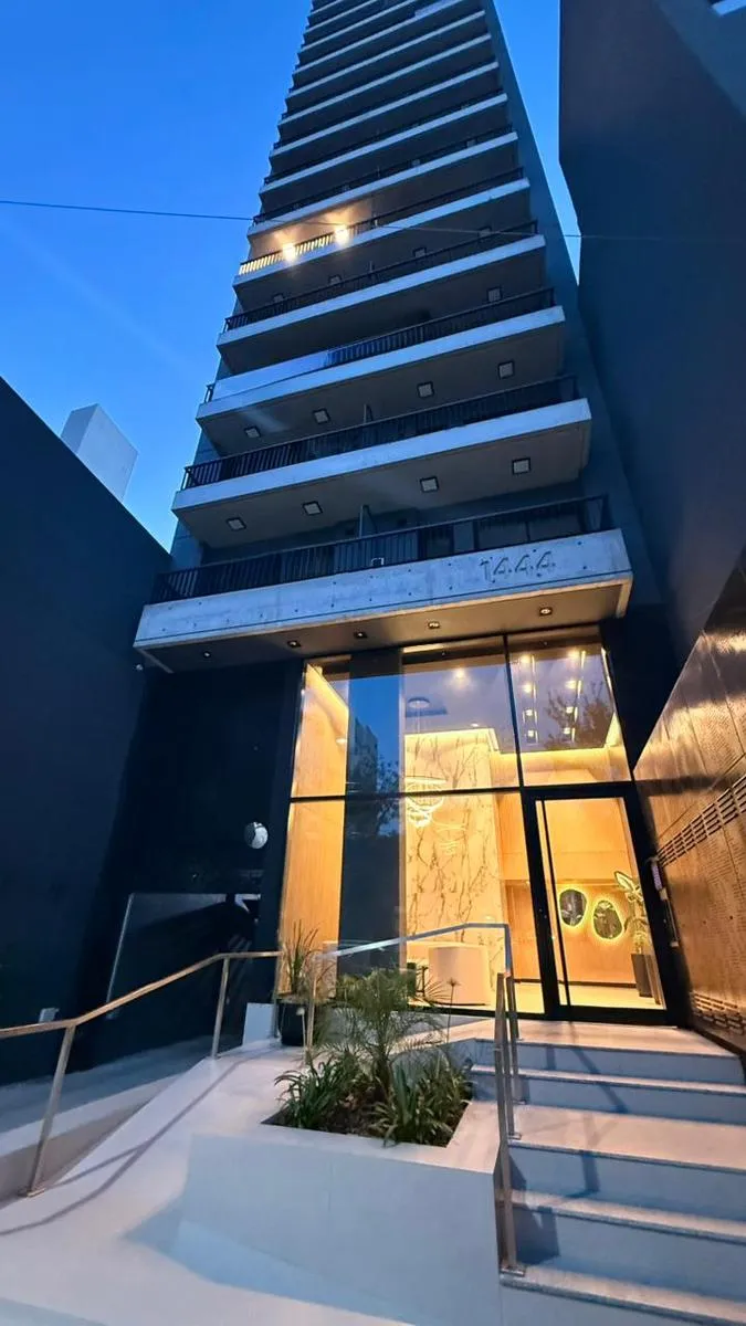 Departamento de 2 ambientes con balcón en Banfield Este