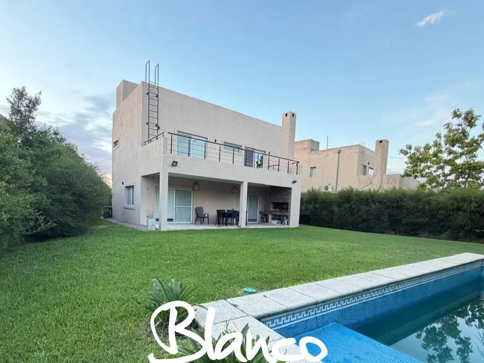 Furnished four-bedroom house for rent in Los Alisos, Nordelta Tigre