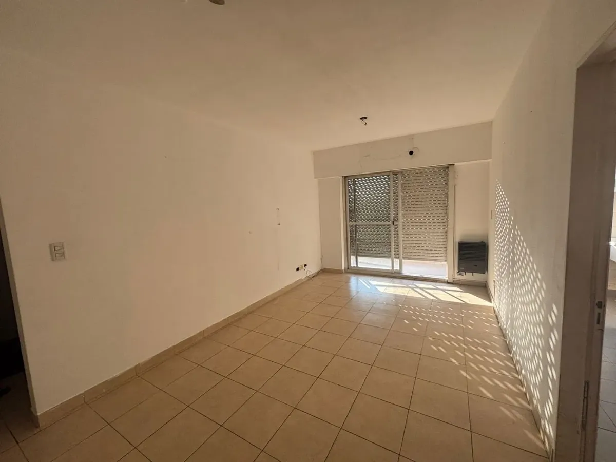 Three-room apartment on Zeballos in Sarandi