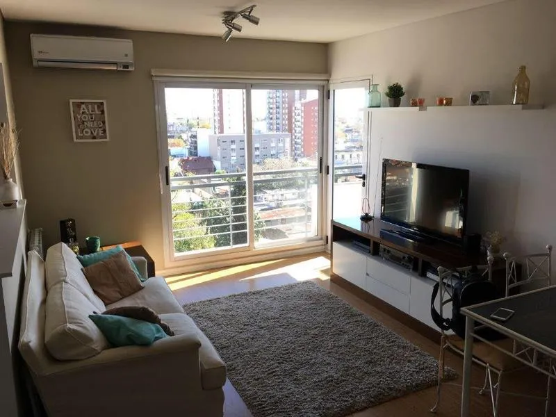 Semipiso de 2 ambientes con balcón en Lomas de Zamora Oeste