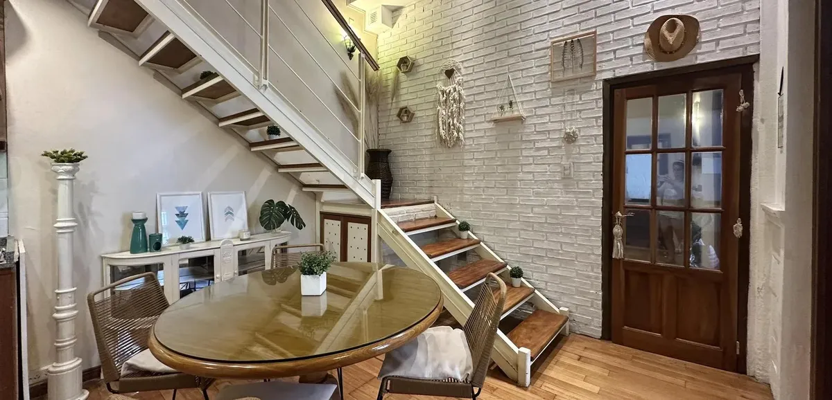 Apartamento mobiliado de 3 dormitórios em Caballito com terraço e churrasqueira