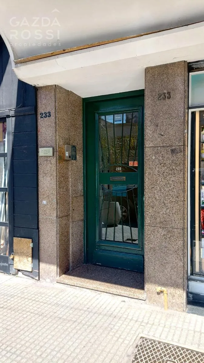 One-bedroom apartment with private garden in Banfield