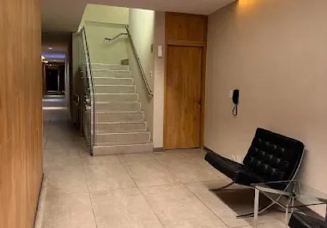 Apartamento de dois ambientes com varanda em Recoleta