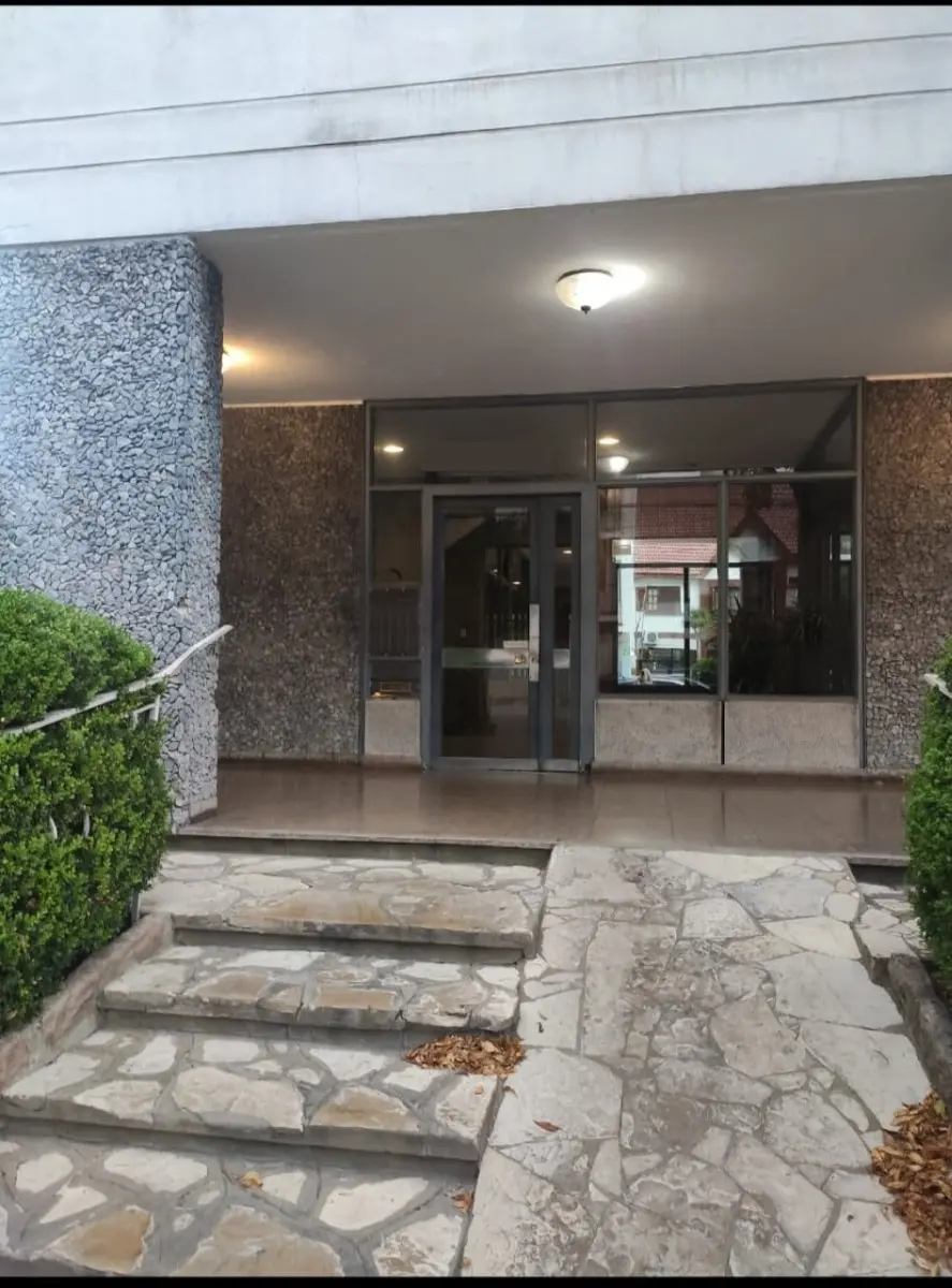 Apartamento de três ambientes com 2 dormitórios em Versalles